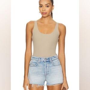 Re/Done Scoop Neck Tank Size M In EUC